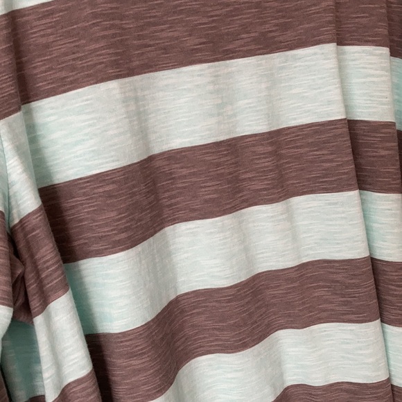 Mossimo Top - Picture 2 of 8